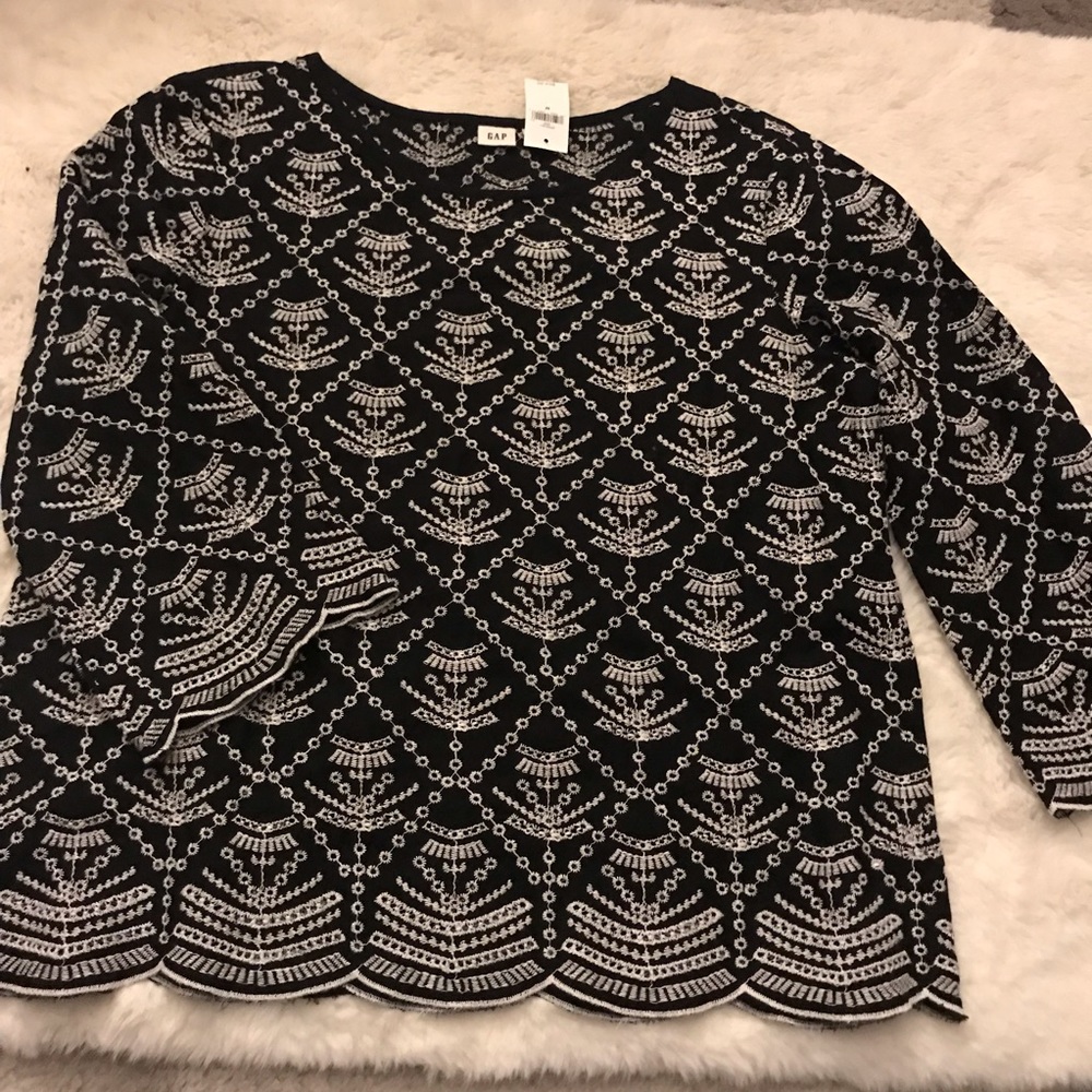 Gap blouse in black womens size M